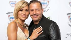 Nun hat sich der schauspieler erstmals auf. Das Ist Willi Herrens Frau Jasmin