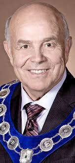 Lenore Terry's Instagram, Twitter & Facebook