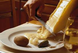 Les Meilleures Raclettes De Suisse 60 Restaurants Raclette Rezepte Lebensmittel Essen Essen Und Wein
