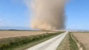 Maybe you would like to learn more about one of these? Tornado In Piemonte No E Un Diavolo Di Sabbia Video