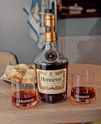 Pin By Caro Tafur On Tortas Y Mas Macallan Whiskey Bottle Hennessy Very Special Cognac Food