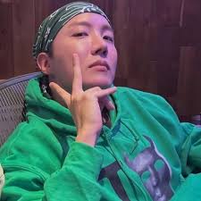 250313 Johnny Goldstein, the producer and one of the songwriters of  J-HOPE's song “Sweet Dreams,” shared photos of himself with J-HOPE!  🫠❤️‍🔥🔥 • Johnny Goldstein, also the producer and one of the