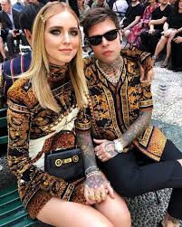 They wed on 1 september 2018, in noto, sicily. Chiara Ferragni E Fedez In Versace Fashion Chiara Ferragni Milan Fashion Week
