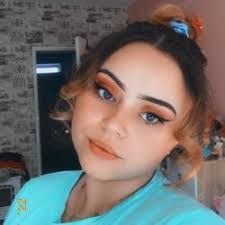 Julia Sobczak's Instagram, Twitter & Facebook