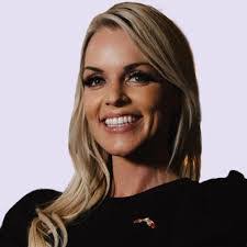 Kerry Coyle's Instagram, Twitter & Facebook