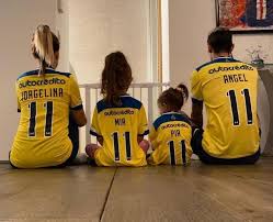 Comprá camiseta rosario central home authentic 2021 camiseta para adultos under armour home authentic del club atlético rosario central.este modelo mide 185cm y usa talle xl Rosario Central La Hora Del Regreso Angel Di Maria El Sueno De Rosario Central Marca Claro Argentina