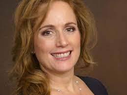 Terri Sievers's Instagram, Twitter & Facebook