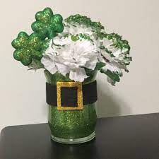 Patrick's day﻿ party or celebrating your irish heritage with loved ones, dress up your home on march 17 with these fun, festive, and affordable st 26 seriously easy and fun st. St Patrick S Day Floral Arrangement Flower Arrangements Simple Diy St Patrick S Day Floral Arrangements