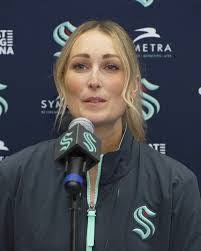 Barbara Hipp's Instagram, Twitter & Facebook