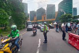 Larangan mudik mulai berlaku hari ini hingga 17 mei 2021. Oz4klkyud55vom