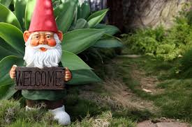 Garden gnome couple gnomes set for a garden is available in the form of couples. 45 Fun Outdoor Fairy Garden Ideas Photos Home Stratosphere