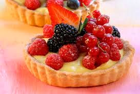 Decouvrez Cette Recette De Tartelettes Aux Fruits Rouges Un Dessert Raffine Et Gourmand Pour Le Plaisi Tartelettes Aux Fruits Mini Tarte Recette De Tartelette