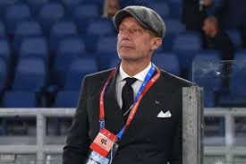 Former azzurri international gianluca vialli is leading a group of investors who are close to buying serie a club sampdoria, according to reports in italy on thursday former juventus and chelsea striker gianluca vialli on monday revealed that he has been battling cancer for the past year. Vialli E Il Nuovo Capo Delegazione Dell Italia E Un Onore Essere Stato Chiamato Goal Com