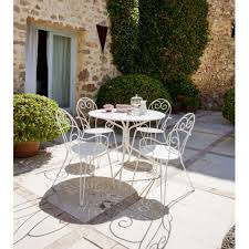 Pour acheter votre carrefour salon de jardin sofia table avec allonge et fauteuils blanc pas cher et au meilleur prix : Table De Jardin Ronde Romantique Blanc A Prix Carrefour