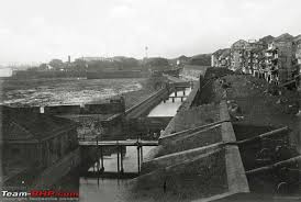History: The Bombay Castle / Fort area ...