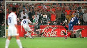 Aus wikipedia, der freien enzyklopädie. 2000 Frankreich Triumphiert Em Geschichte Europameisterschaften Turniere Die Mannschaft Manner Nationalmannschaften Mannschaften Dfb Deutscher Fussball Bund E V