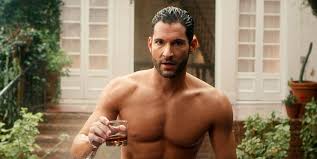 La temporada 6 de lucifer tendrá únicamente 10 episodios, en lugar de los 13 episodios habituales de las cuatro primeras temporadas y a diferencia de los 16 pisodios de la temporada 5 (divididos en dos bloques de 8 episodios cada uno). Lucifer Temporada 6 Peligra La Presencia De Tom Ellis