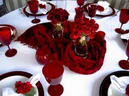 Romantic Valentine S Day Table Setting Ideas In 2020 Romantic Dinner Tables Romantic Table Decor Elegant Table Decorations