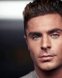 It was safety first for the hollywood actor zac efron (pictured) who donned a face mask as he arrived in sydney international airport on friday he also had on sunglasses as he walked. Pin Auf Zac Efron