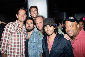 Med annonsering hos oss får ni räckvidd i en brusfri och ren annonsmiljö. Joshua Gomez Zachary Levi Photostream Chuck Tv Show Chuck Cast Zachary Levi