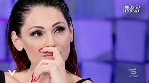 Ascolta annazero ascolta 👇 guarda gli ultimi video di anna tatangelo (@annatatangelo). Anna Tatangelo Si Sbottona Su Gigi D Alessio Le Parole Commosse