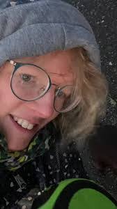 Sabrina Schilling's Instagram, Twitter & Facebook