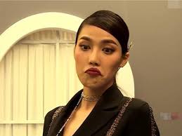 Trả lời cùng câu hỏi, Phạm Hương bị chê quá trớn kém duyên còn Lan Khuê  được khen sang hơn hẳn