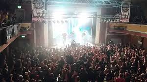 ''craven is a one man darksynth industrial freak show inspired by the occult, 1980s horror movies and the smell of rotting latex. Dritte Wahl F Haus Jena Youtube