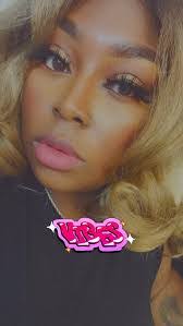 Vickey Williams's Instagram, Twitter & Facebook