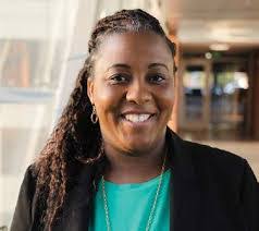 Elizabeth Farhat's Instagram, Twitter & Facebook