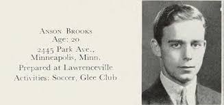 Young Pae's Instagram, Twitter & Facebook