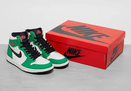 Jordan 13 White Lucky Green Black Detailed Look At The Womens Air Jordan 1 Retro High Og Lucky Green In 2020 Air Jordans Sneakers Jordans