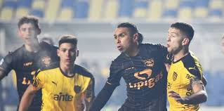 El club deportivo arturo fernández vial, masivamente conocido solo como fernández vial, es un club de fútbol dechile, de la ciudad de concepción en la región del biobío. Con Victoria Ante Penarol Fernandez Vial Celebro Sus 115 Anos