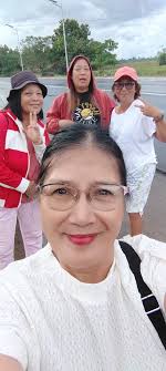 Valuing memories over time in friendships