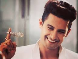 AN UNEXPECTED APPEARANCE ON "FIRE AND ICE " We get to see our dashing  Siddharth Khurana (Ravi Dubey) soon as Kunj Sanar's friend. First at  Twinkle mehendi function and also to alert