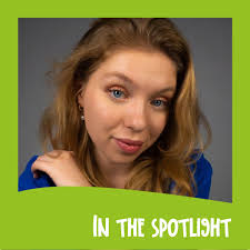 💜​💚​ 𝐄𝐯𝐞𝐧 𝐯𝐨𝐨𝐫𝐬𝐭𝐞𝐥𝐥𝐞𝐧! 💜​💚 Hi, ik ben Belle, bijna 25  jaar en ben dit jaar voor het eerst werkzaam bij Stella Duce. Ik geef dit  jaar samen met Lenny les aan de '