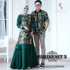 Pin By Marlie Bowen On Get Dressed In 2020 Dress Batik Kombinasi Muslim Fashion Dress Batik Dress Modern