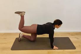 Ensuite, il suffit de suivre ce programme à la lettre et de faire chacun de ces 7 exercices, tous les jours pendant 1 semaine. 4 Exercices Pour Avoir Les Fessiers Bombes L Equipe