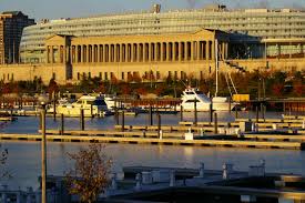 It opened in 1924 with a capacity of soldier field has the second smallest stadium in the nfl, even after a 2003 renovation increased. Datei Soldier Field East Side And Marina Jpg Wikipedia
