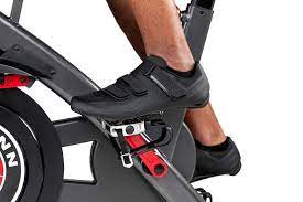 I'm fully connected with the peloton app, and use my apple watch to monitor heart rate. Peloton Alternative Schwinn Ic8 Indoor Bike Im Test