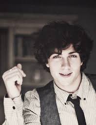 El gif animado de jamespotter aarontaylorjohnson actor perfecto para tus conversaciones. Aaron Taylor Johnson James Potter Harry Potter Amino