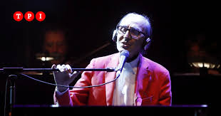 .a franco battiato nella brezza di un'amara mattina di maggio, anche se la notizia della sua morte uno, nessuno e centomila come il corregionale pirandello, battiato ha sfidato «il vuoto» e «i giorni. Uhmmlyboqae4zm