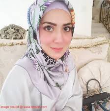 Wajah cantik anak kepada dato eizlan yusof yang pekat bahasa sabah. Bekas Isteri Eizlan Yusof Kahwin Senyap Dengan Vip Bekas Isteri Datuk Eizlan Yusof Vie Shantie Sebelum Ini Sering Menjadi Topik H Selendang Percintaan Teman