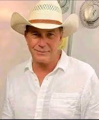 🌹 Honey are you ready to marry me? Am here waiting for your message. I'm  set looking forward to meet you soon 😘 Send me a rose 🌹 now. Am waiting  for