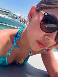 It's a colorful (model) life Walking for @albaniarosarioofficial during  @doralfashionweekoficial #model #Miamimodel #runway #miami #Nicaragua