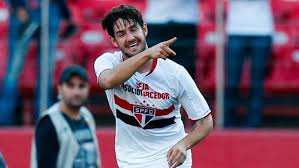 When his time isn't spent with pocoyo and/or elly, he can usually be found watering his garden or other plants or flowerbeds. Alexandre Pato Kembali Merapat Ke Serie A