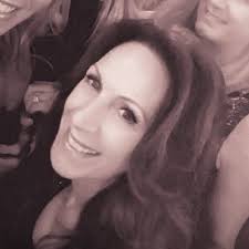 Corinne Alexander (@CorinneLeuck)