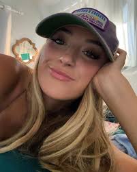 Shae Thompson (@shaetthompson) • Instagram photos and videos