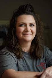 Amie Hurst's Instagram, Twitter & Facebook