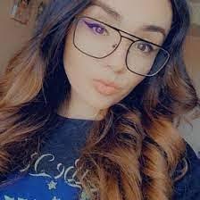 Elisha Munoz's Instagram, Twitter & Facebook